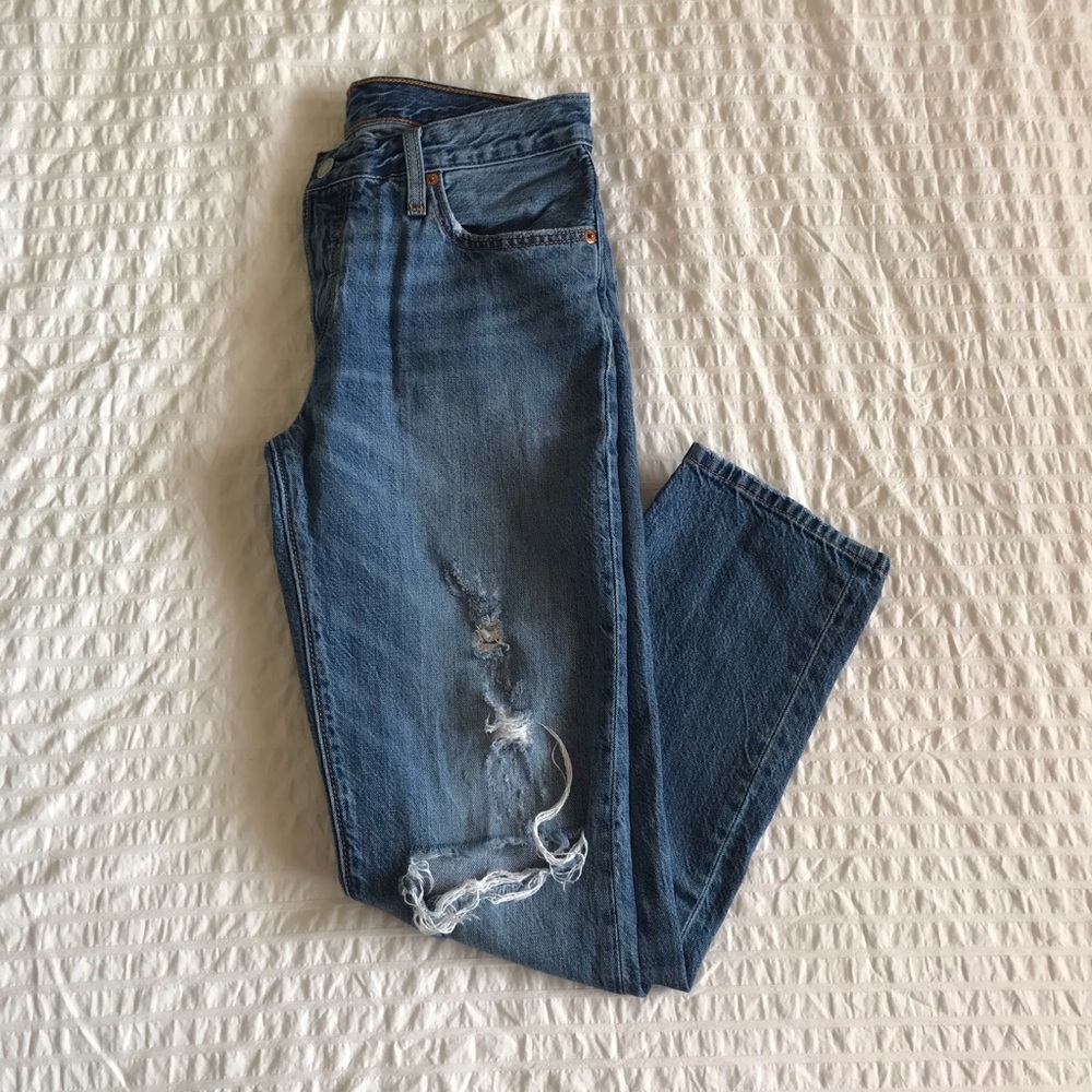 Levi’s distressed jeans